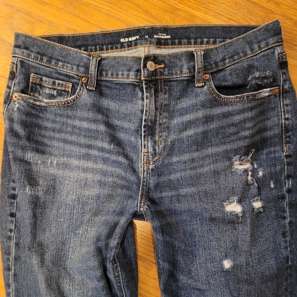 Old Navy Boyfriend Distressed Mid-Rise Jean's, sz 12, NWOT - Picture 2 of 6